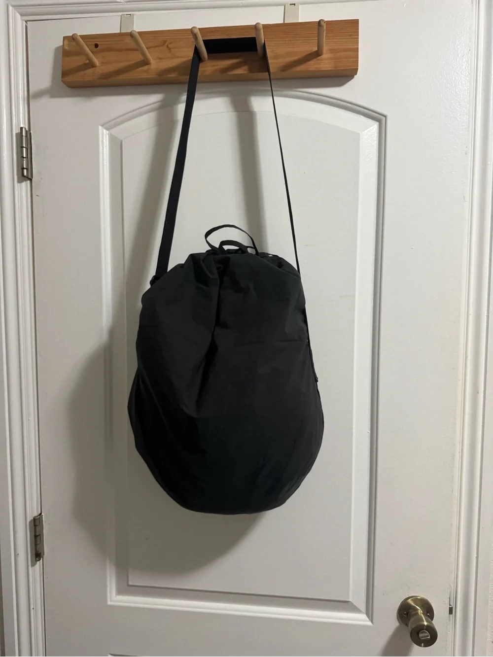 Men's Black Shoulder Messenger Bag - Lightweight Everyday Carry